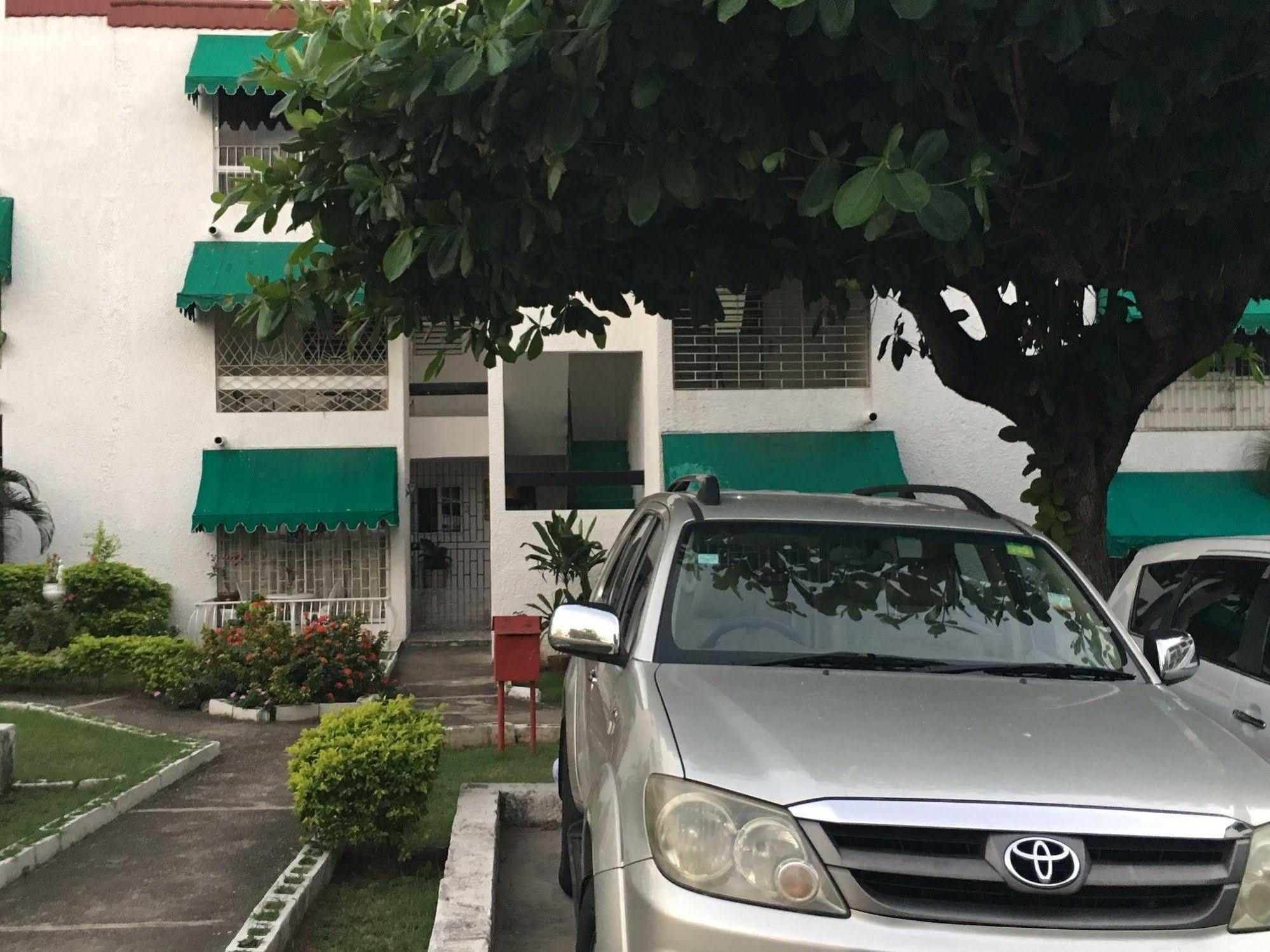 Abacus Jamaica The Zana Suites Kingston Exterior photo