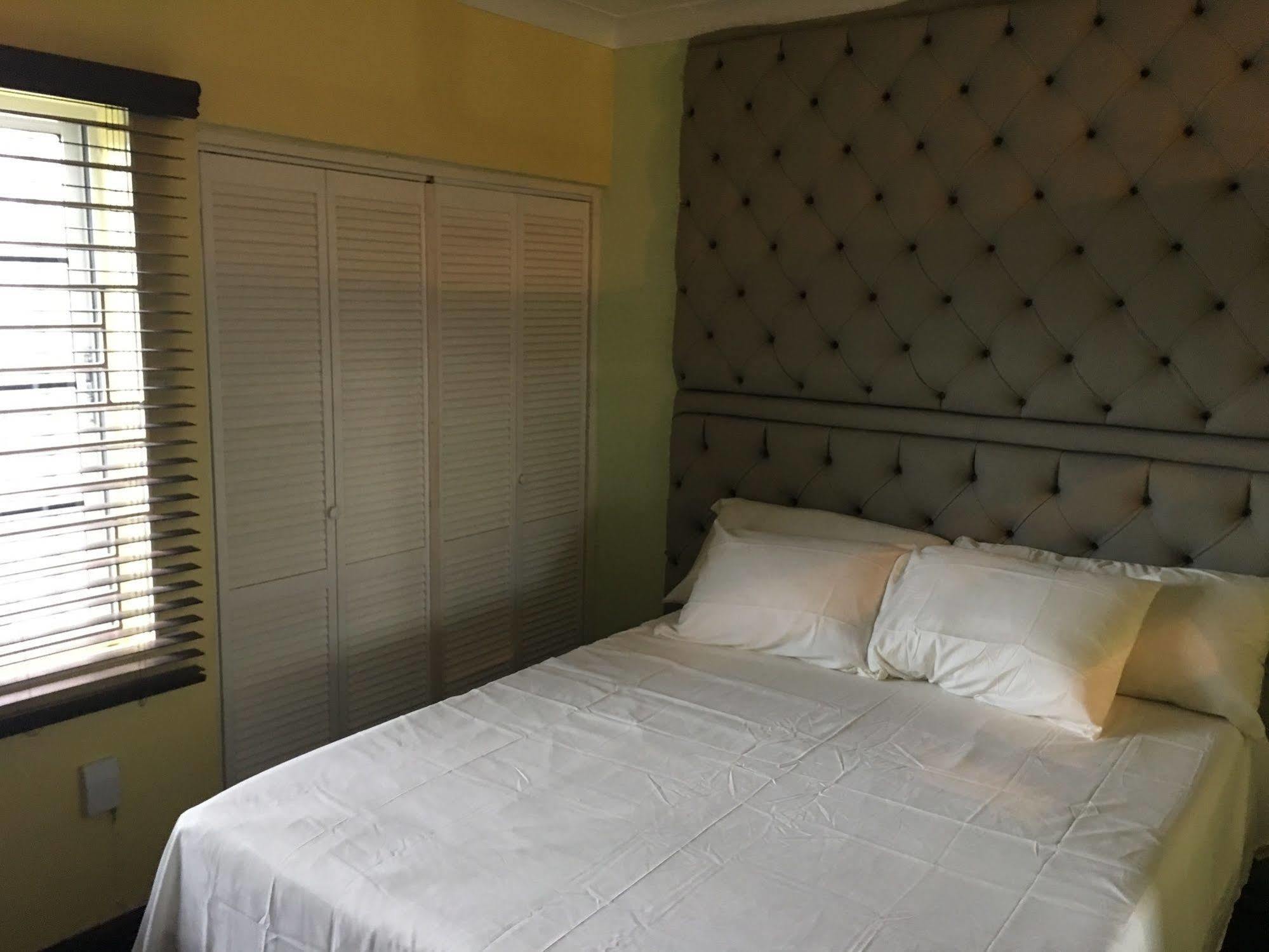 Abacus Jamaica The Zana Suites Kingston Exterior photo