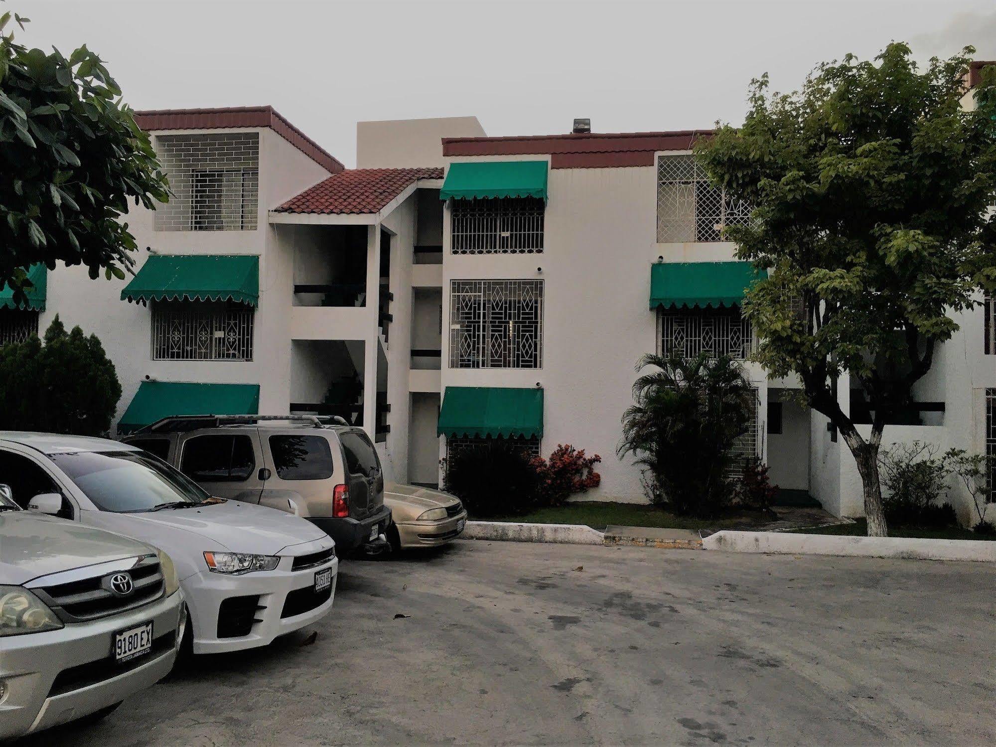 Abacus Jamaica The Zana Suites Kingston Exterior photo